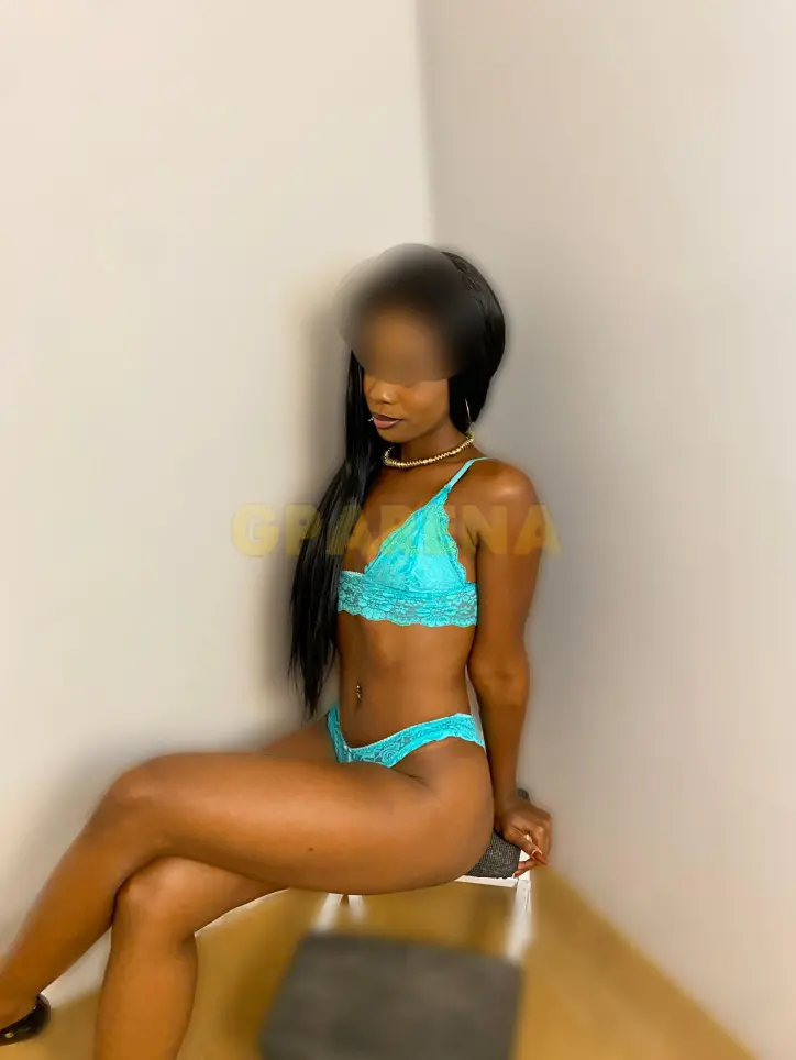 AMORA MORENA